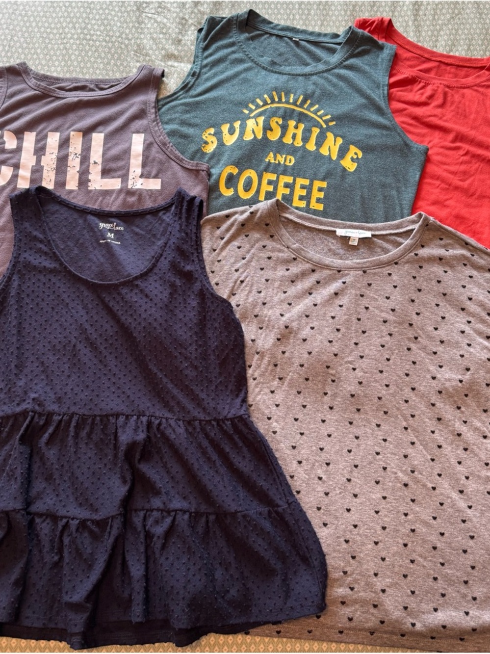 Women’s Sleeveless Tops Bundle Size M Lot of 5 Casual Graphic Tank Tees